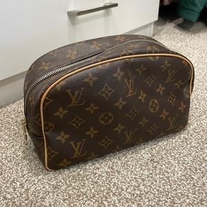 Louis Vuitton Toiletry Bag 25